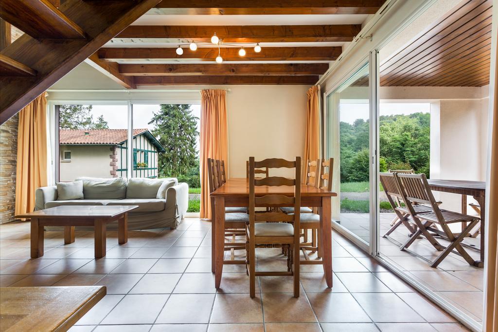 Domaine Harrieta Villa Saint-Jean-le-Vieux  Exterior photo