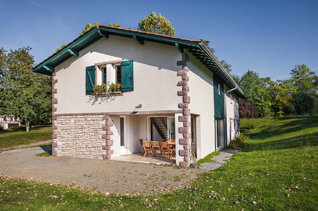 Domaine Harrieta Villa Saint-Jean-le-Vieux  Exterior photo